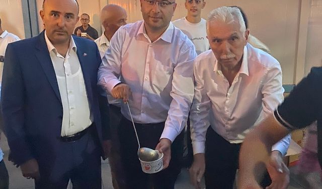 MHP Adapazarı'ndan aşure ikramı