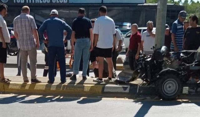 Kocaali'de kontrolden çıkan pat pat direğe çarptı: 1 yaralı