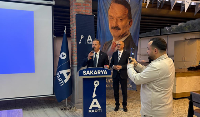 Ağıralioğlu, Sakarya'da teşkilat mensuplarıyla buluştu