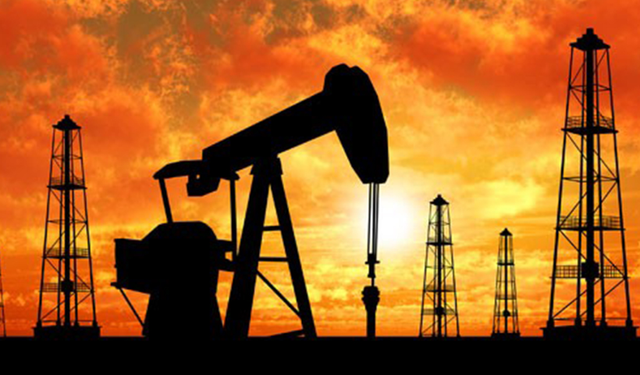 Petrol fiyatlarında iki ay sonra ilk!