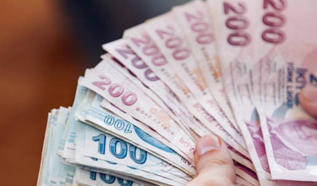 Emekli maaşlarında artış öngören teklif yasalaştı