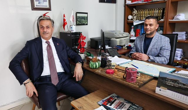 Başkan Alemdar başarılı muhtarı ziyaret etti