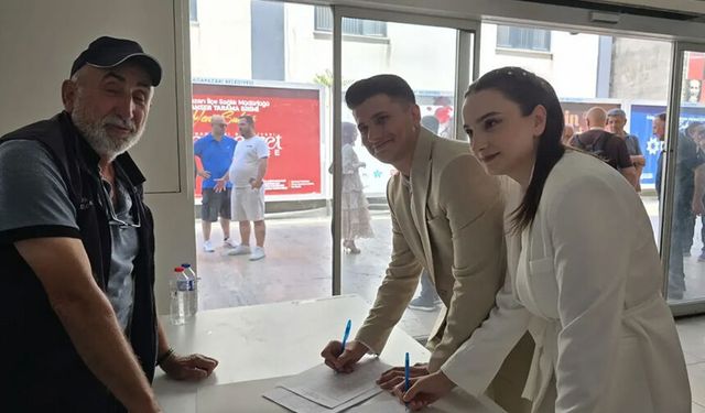 Nikah öncesi Sakaryaspor'un kongresine katıldılar
