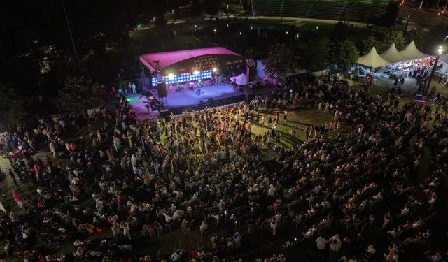Sakarya’da şölene dönüşen Rumeli-Balkan rüzgârı: Coşku Millet Bahçesi’ne sığmadı