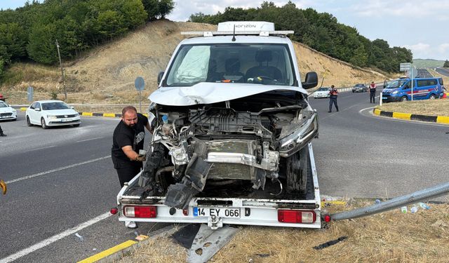 İki araç çarpıştı: 6 yaralı