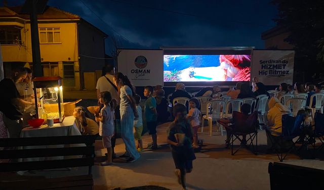 Serdivan’da Açık Hava Sinema Geceleri Beşevler’de başladı