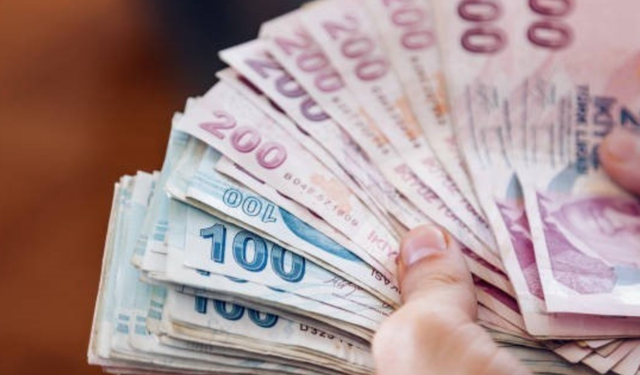 Yaşlı ve engelli aylıkları artışlı şekilde hesaplara yatırılmaya başlandı