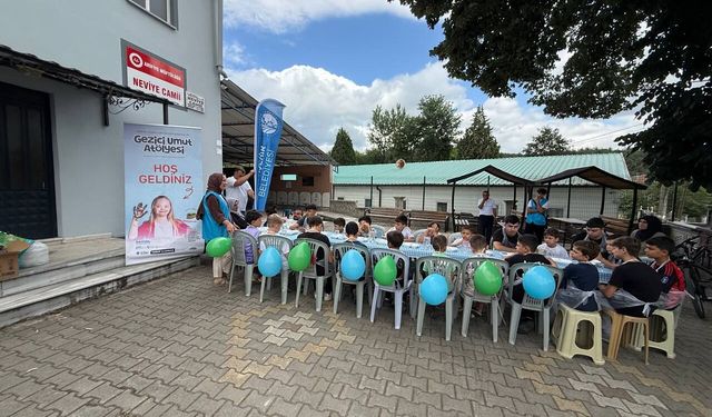 Gezici Umut Atölyesi yaz boyunca mahalle mahalle dolaştı, 1000 özel bireye ulaştı