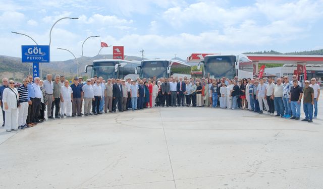 İYİ Parti'nin Balıkesir mitingine Sakarya'dan 10 otobüsle destek