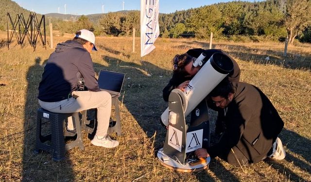 El yapımı teleskoplarla uzayın derinliklerini keşfediyorlar