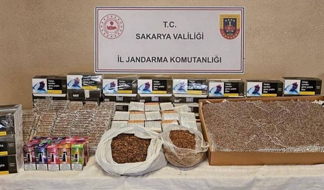 Serdivan'da kaçakçılık operasyonu: 120 kilo tütün ve yüz binlerce makaron ele geçirildi