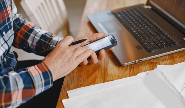 Telefonla Çekilen Belge Fotoğraflarını Düzgün Bir PDF'e Dönüştürmek