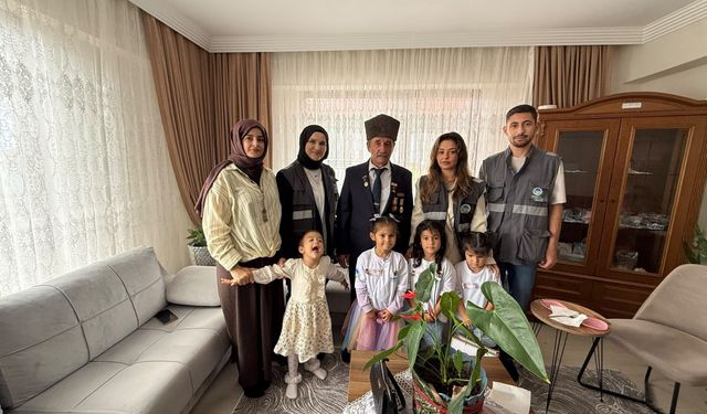 Karasulu SGM’li miniklerden gazilere anlamlı ziyaret