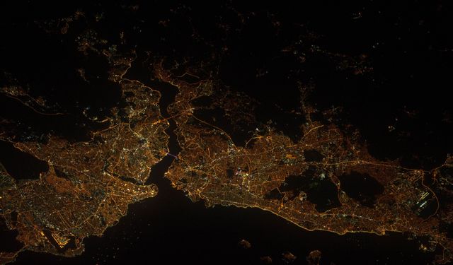 İstanbul'un uzaydan çekilen fotoğrafları paylaşıldı