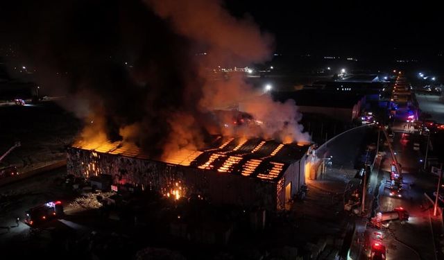 Bolu’daki fabrika yangınında yaklaşık 4 saat geride kaldı: 1 yaralı