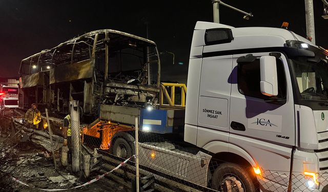Yanan otobüste hayatını kaybedenlerin cesetleri Adli Tıp Kurumu'na kaldırıldı