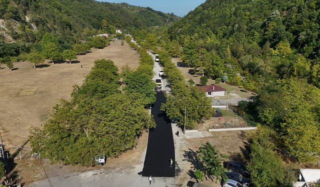 Sapanca’da yollar asfaltla yeni yüzüne kavuşuyor: İlmiye’den Fevziye’ye geçildi