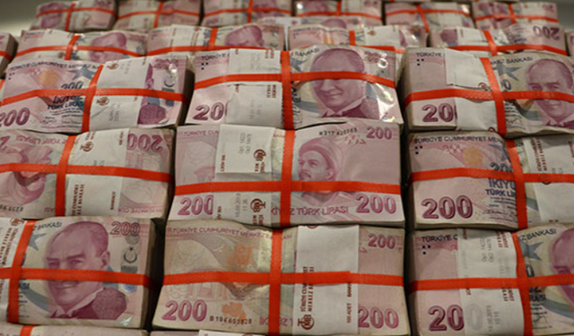 Bütçe Ağustos ayında 12,9 milyar TL fazla verdi