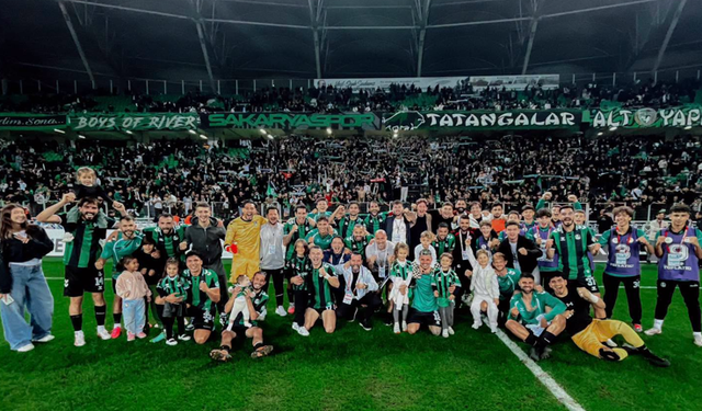 Sakaryaspor'da galibiyet pozu!