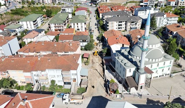 Erenler Belediyesi 15 sokakta daha asfalt için çalışmalara başladı
