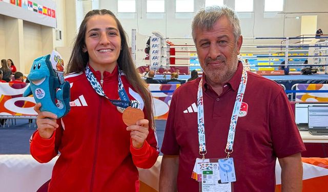 Büyükşehirli boksör Ece Asude’den önemli başarı: Akdeniz Oyunları’nda bronz madalya geldi