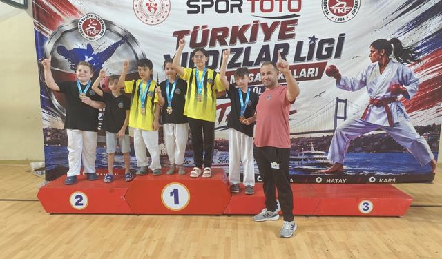 Serdivan’ın karatecileri Türkiye Ligi’nde 20 madalyayla zirvede