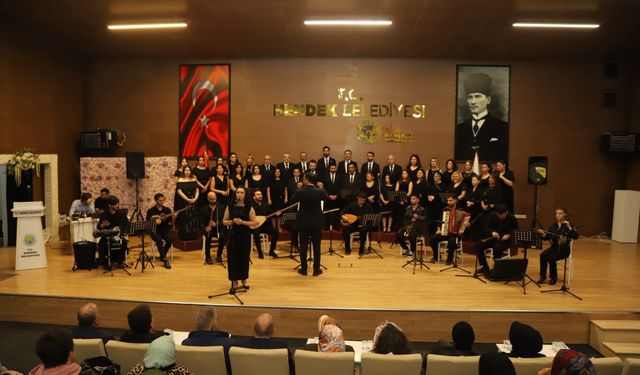 Hendek'te Cumhuriyet coşkusu türkülerle taçlandı
