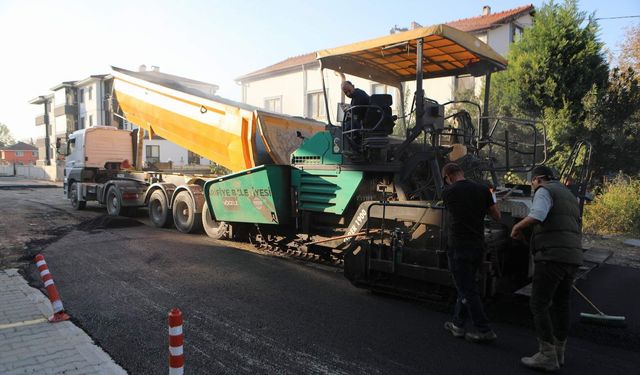 Arifiye Belediyesi’nden 7 mahalleye 4 bin ton asfalt