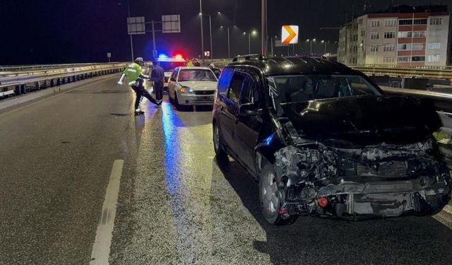 Sakarya'ya düğüne gelirken kaza yaptılar: 1 yaralı