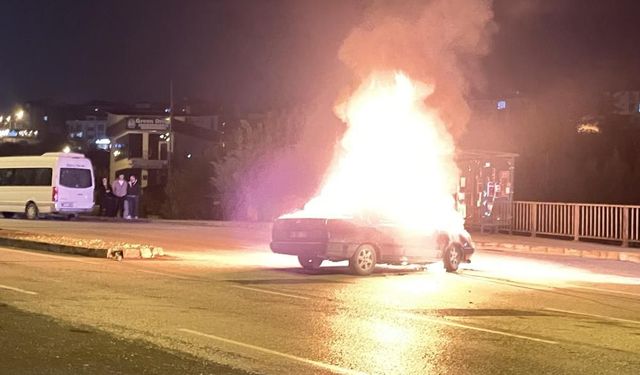 Düzce’de otomobil alev topuna döndü