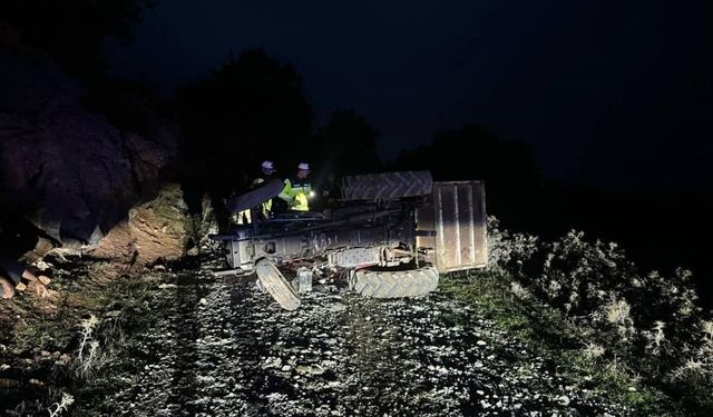 Bilecik’te devrilen traktörün altında kalan sürücü hayatını kaybetti