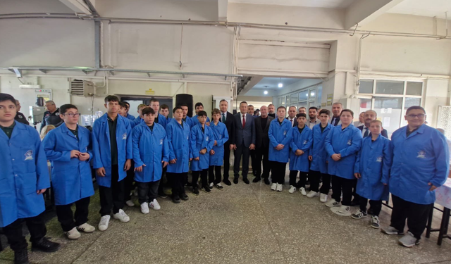 Fatih MTAL’de Geleneksel Önlük Giyme ve Ahilik Haftası coşkusu