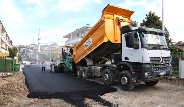 Erenler Belediyesi Ertuğrul Gazi Caddesini asfalt ile yeniliyor