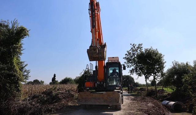 Erenler'de tarım arazileri için koruge boru çalışmarı başlatıldı