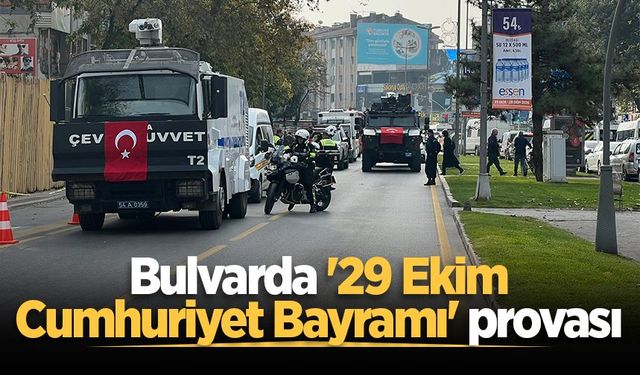 Sakarya'da 29 Ekim Cumhuriyet Bayramı Töreni için prova yapıldı