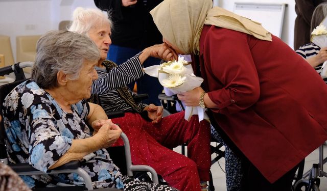 Serdivan’da büyüklerle gönülden buluşma