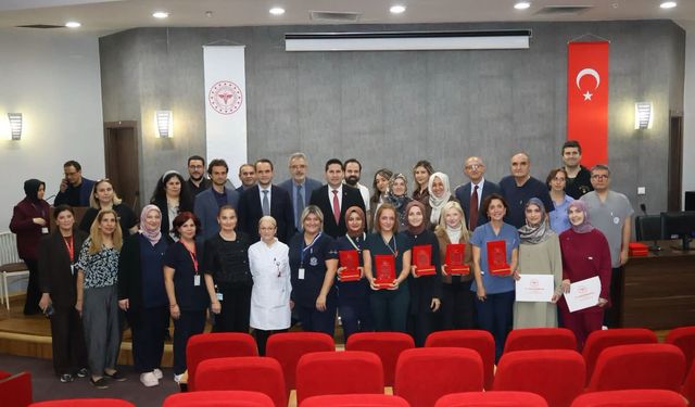 SEAH'ta normal doğumda başarıya plaket