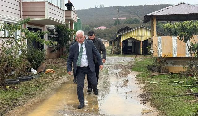 Yeni Parti Milletvekilleri selden etkilenen Kocaali'de