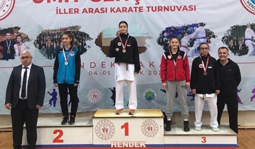 Karate turnuvasında Büyükşehir’den 6 madalya