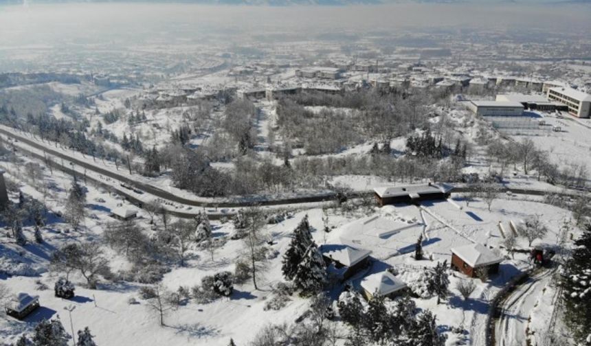 Özlenen kar düştü, kentte kartpostallık görüntüler ortaya çıktı