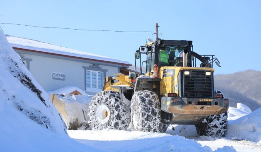 Kapanan 67 mahalle yolu ulaşıma açıldı