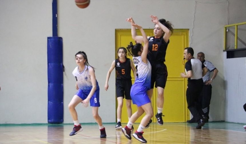 U14 Kızlar Basketbol Türkiye Şampiyonası Sakarya'da başladı