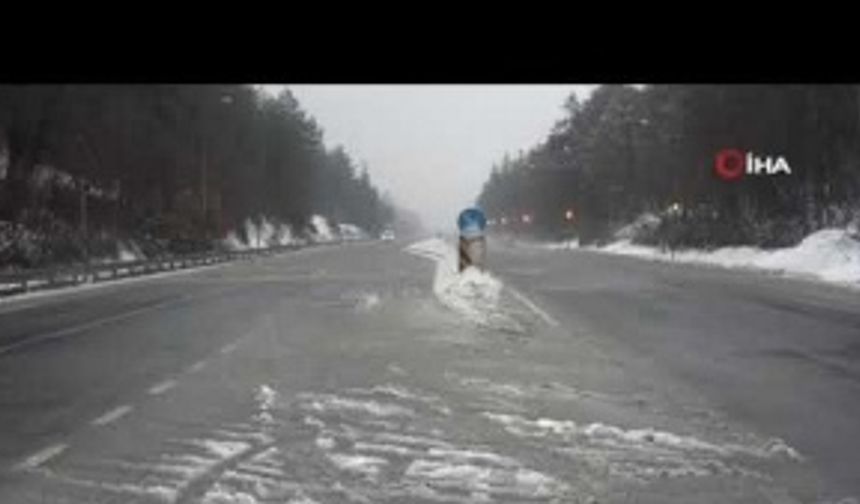 Bolu Dağı'nda kar yağışı etkili oluyor