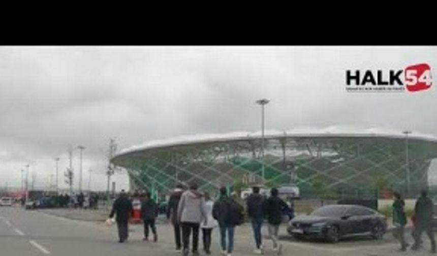 Sakarya Atatürk Stadyumu'na taraftar akını!