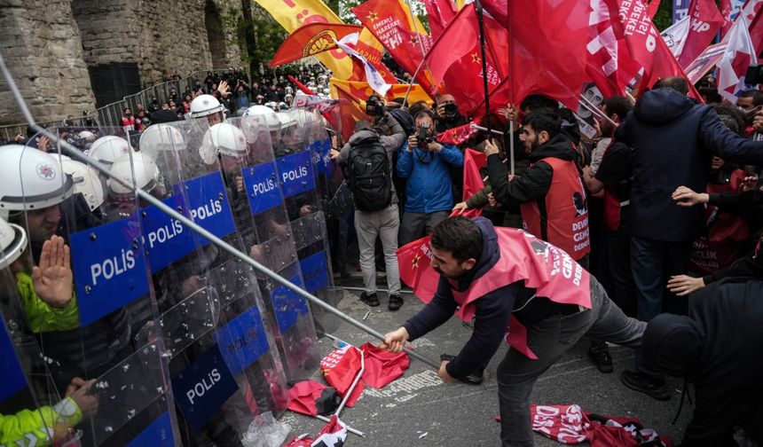Olaylı 1 Mayıs! Taksim'e ilerlemek isteyen 210 kişi gözaltına alındı