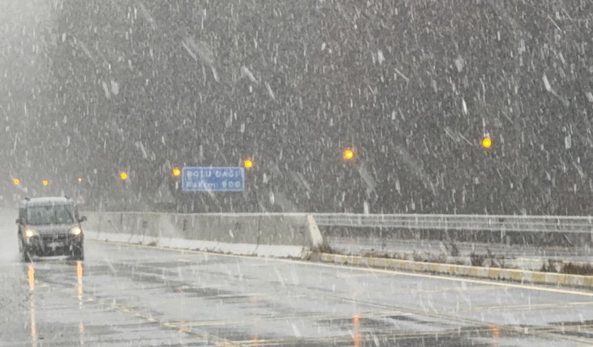 Bolu Dağı’nda yoğun kar yağışı