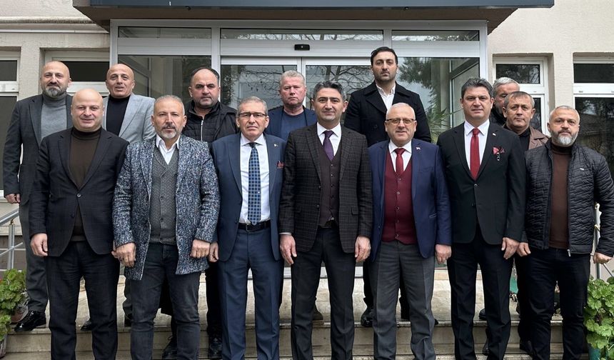 Sakarya ASKF’den Gençlik ve Spor İl Müdürü Cemil Boz'a hayırlı olsun ziyareti