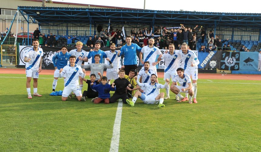 Hendekspor Çayırovaspor’u 3-1 yenerek zirveye göz kırptı