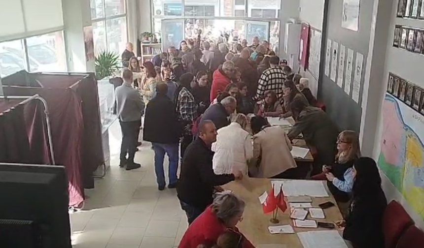 CHP’de önseçim saati uzatıldı