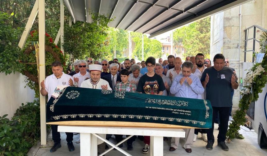 Türk edebiyatının 'Mona Roza'sı Muazzez Akkaya Giray son yolculuğuna uğurlandı